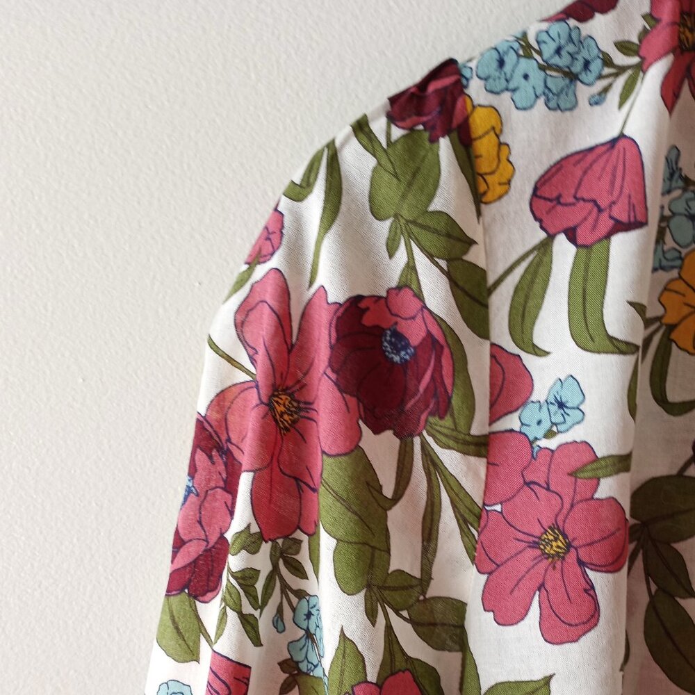 'Talbots' Floral Blouse S/P EUC - Picture 14 of 15